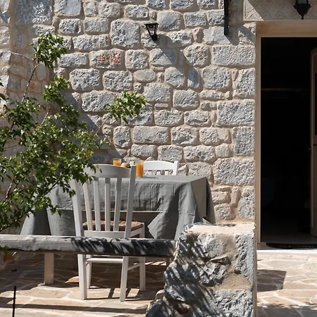 Ximitadi Estate * Pírgos Dhiroú